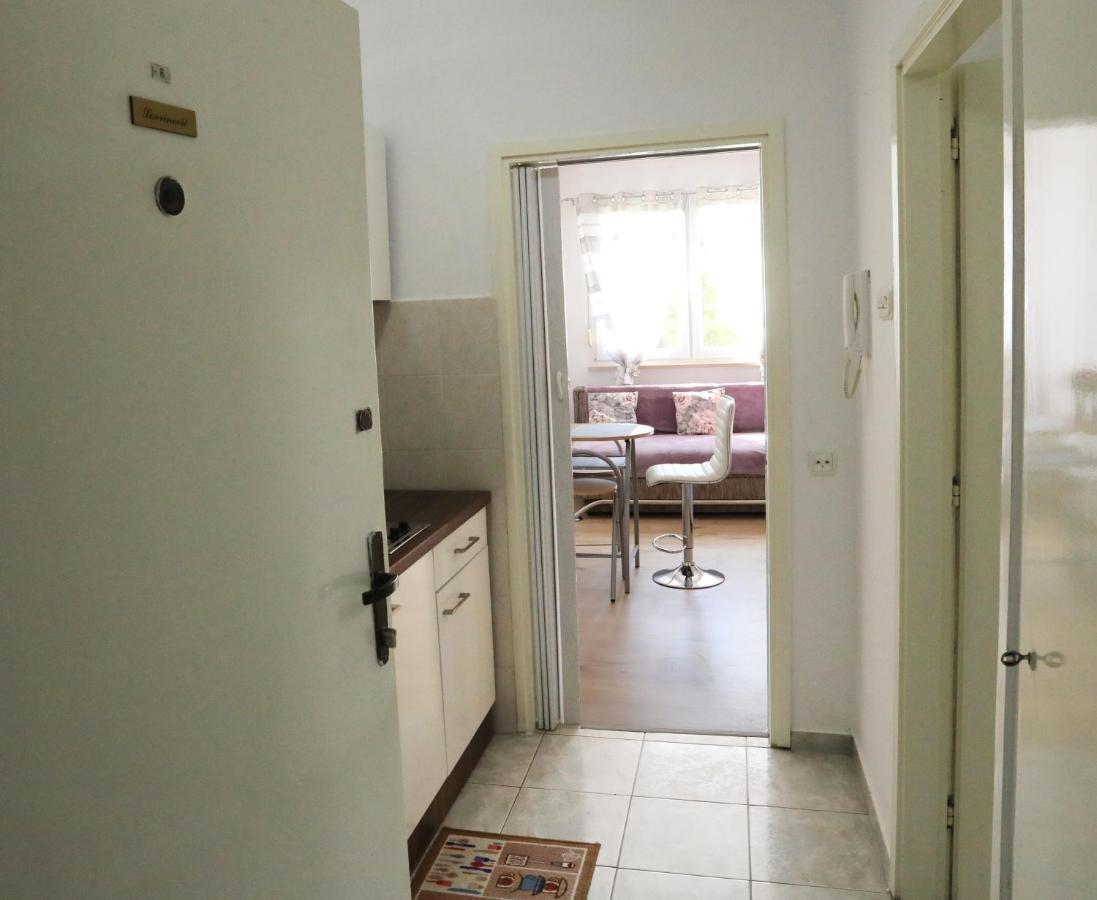 Appartement App Karla à Pula Extérieur photo